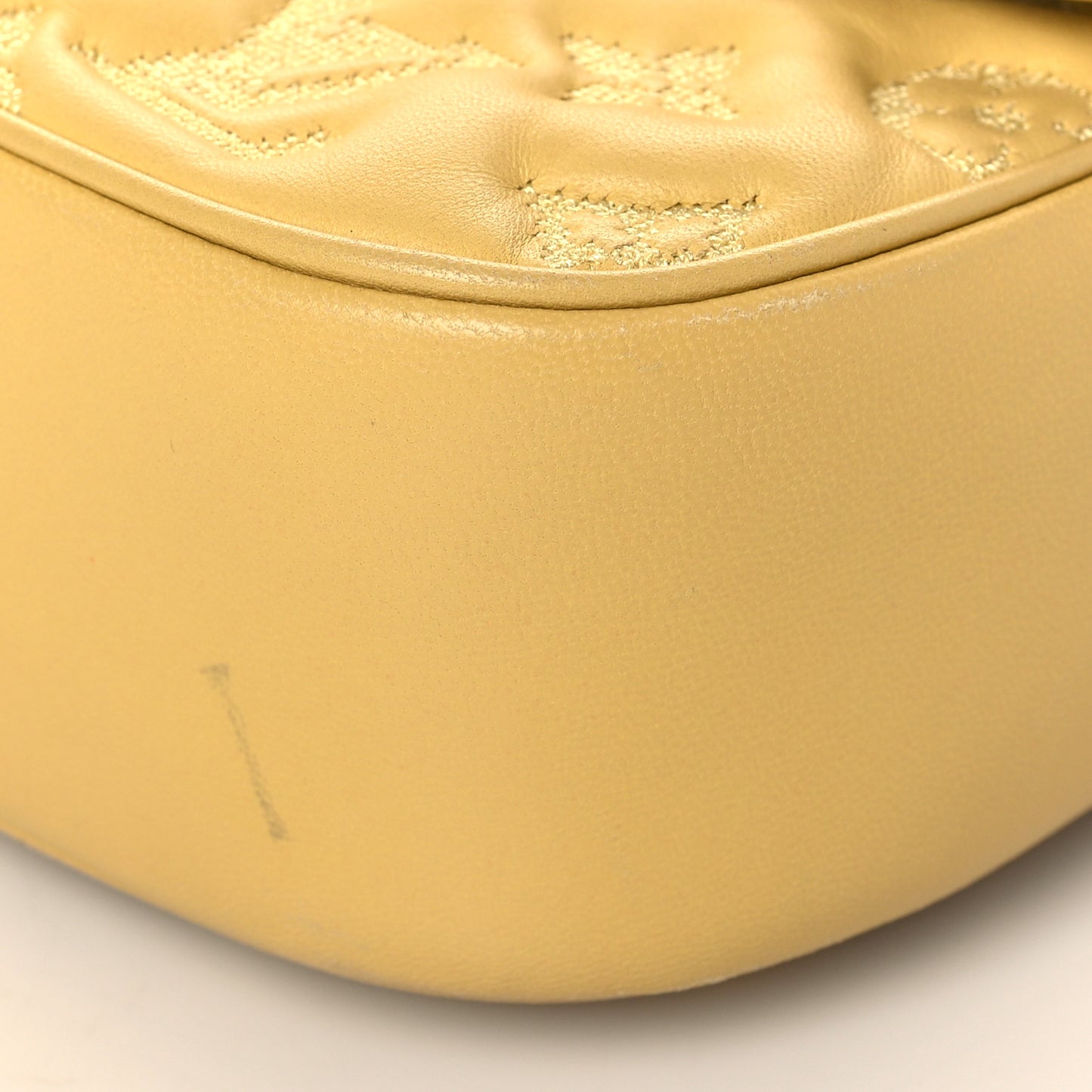 Lambskin Mama Broderie Pochette Jaune Pale