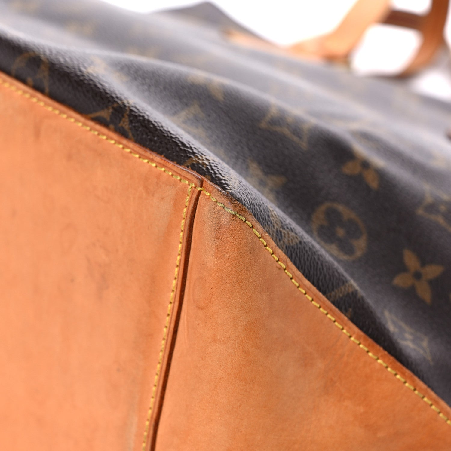 Louis Vuitton Monogram Cabas Mezzo 13 of 20