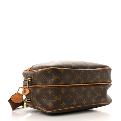Louis Vuitton Monogram Reporter PM 4 of 15