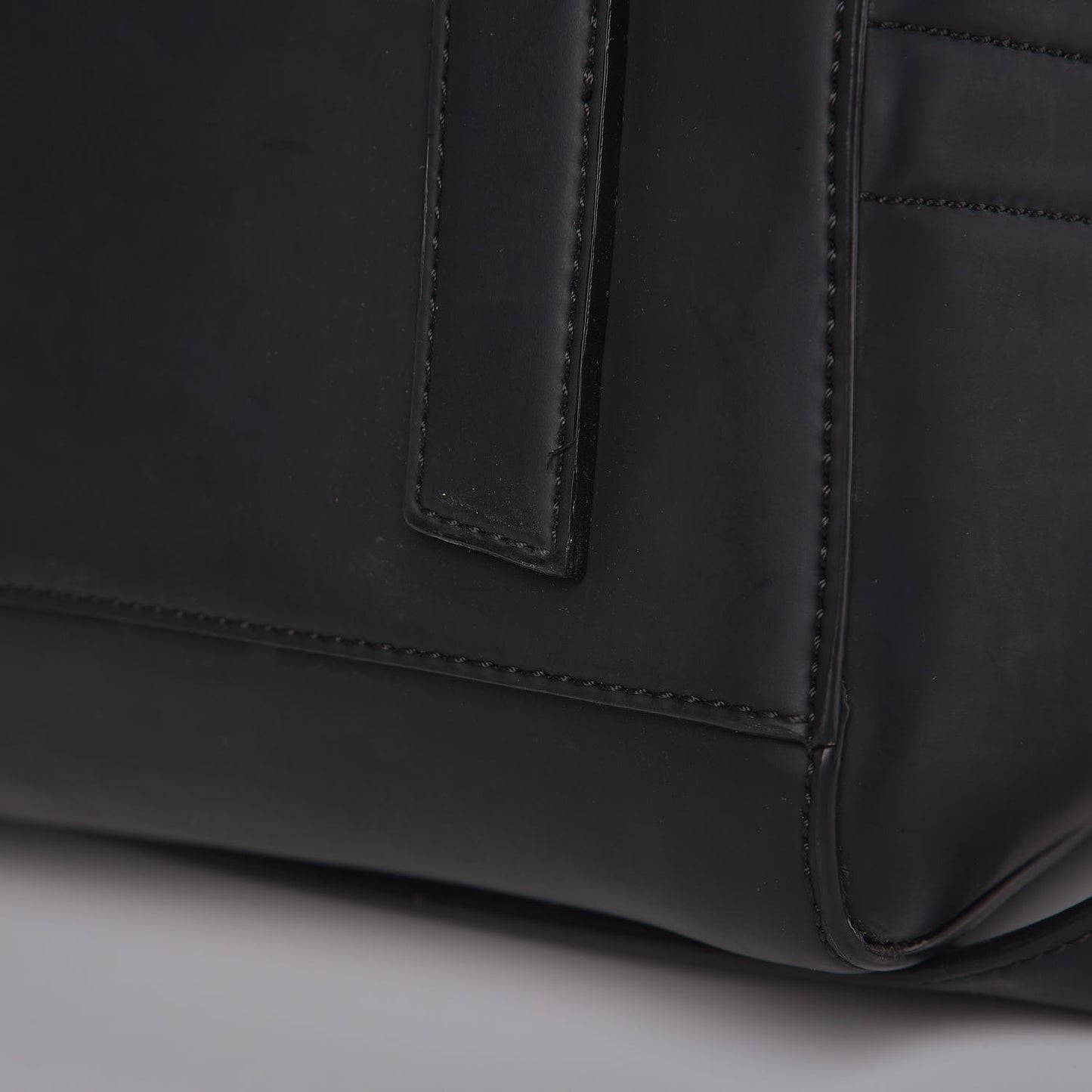 Rubber Effect Calfskin Medium Antigona Black