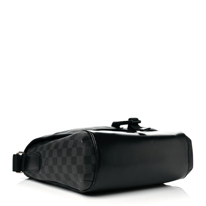 Louis Vuitton Damier Graphite Skyline Messenger MM 3 of 9