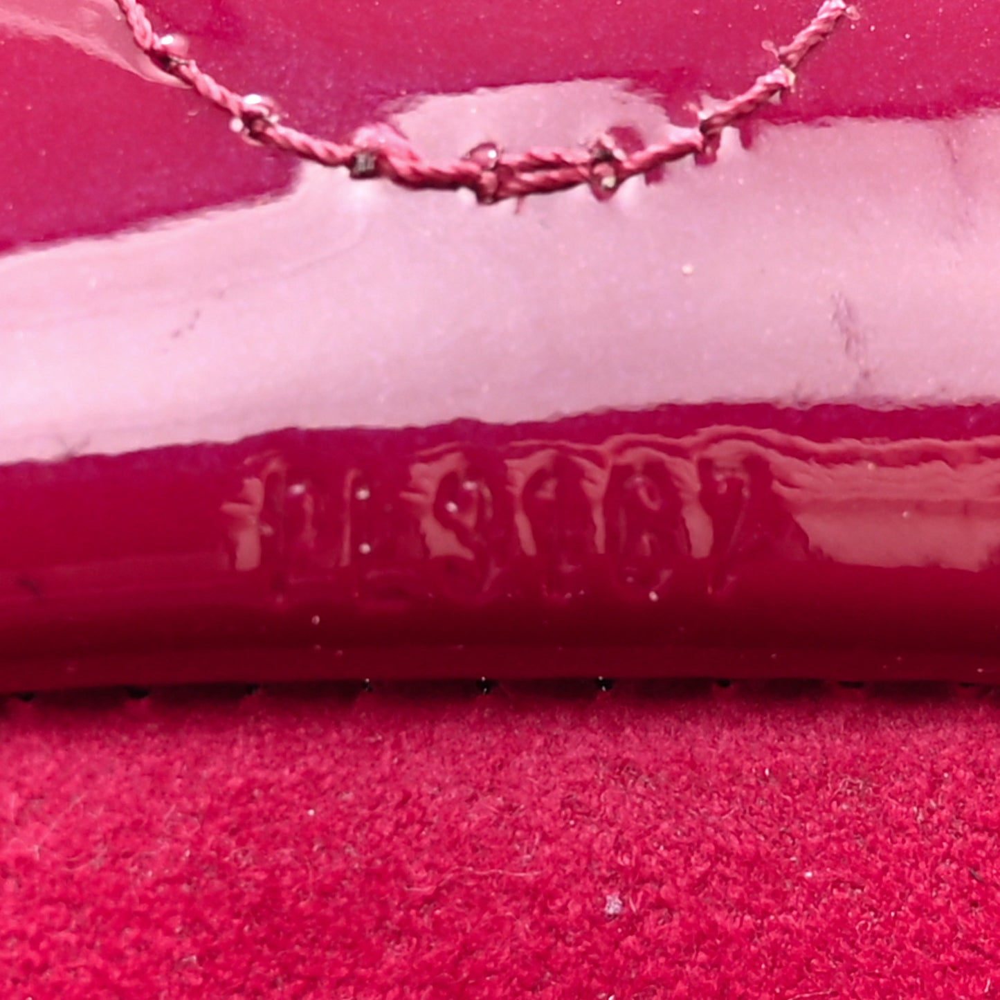 LOUIS VUITTON Vernis Long Beach PM Magenta