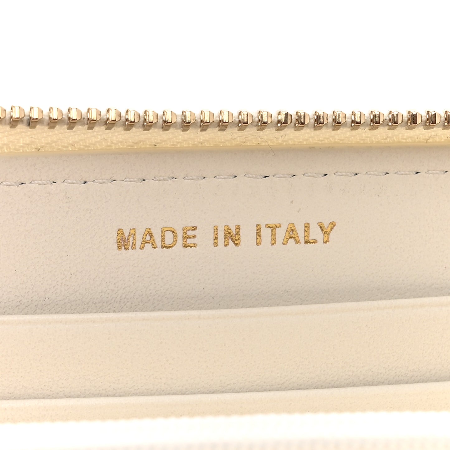 Caviar Quilted CC Medium Zip Around Wallet White