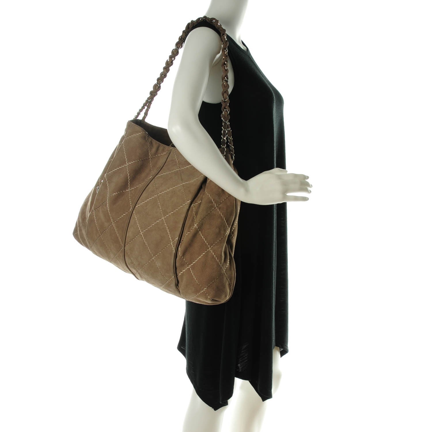Chanel Suede Darjeeling Hobo Light Grey 2 of 7