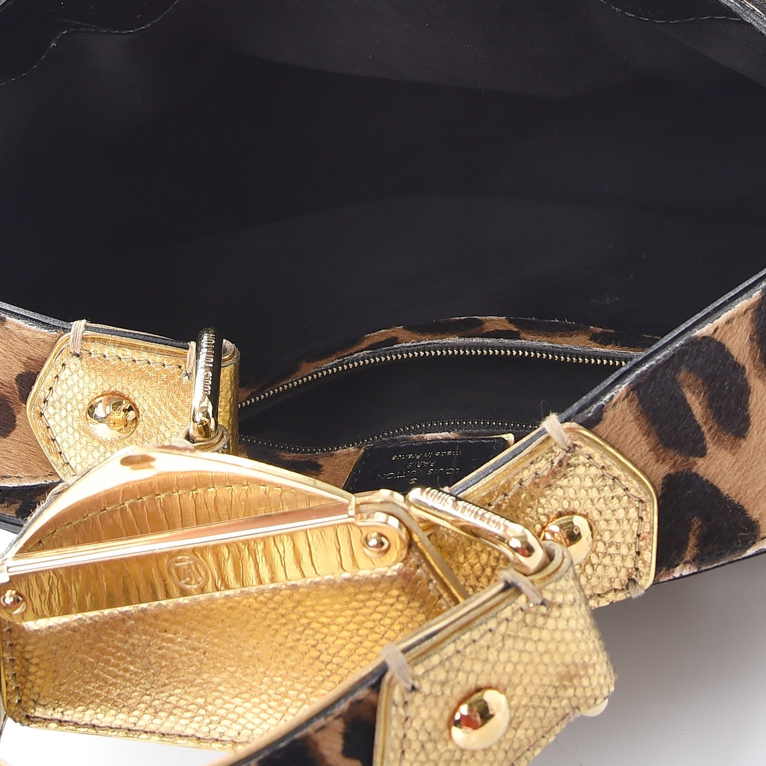 Louis Vuitton Monogram Leopard Polly 5 of 11