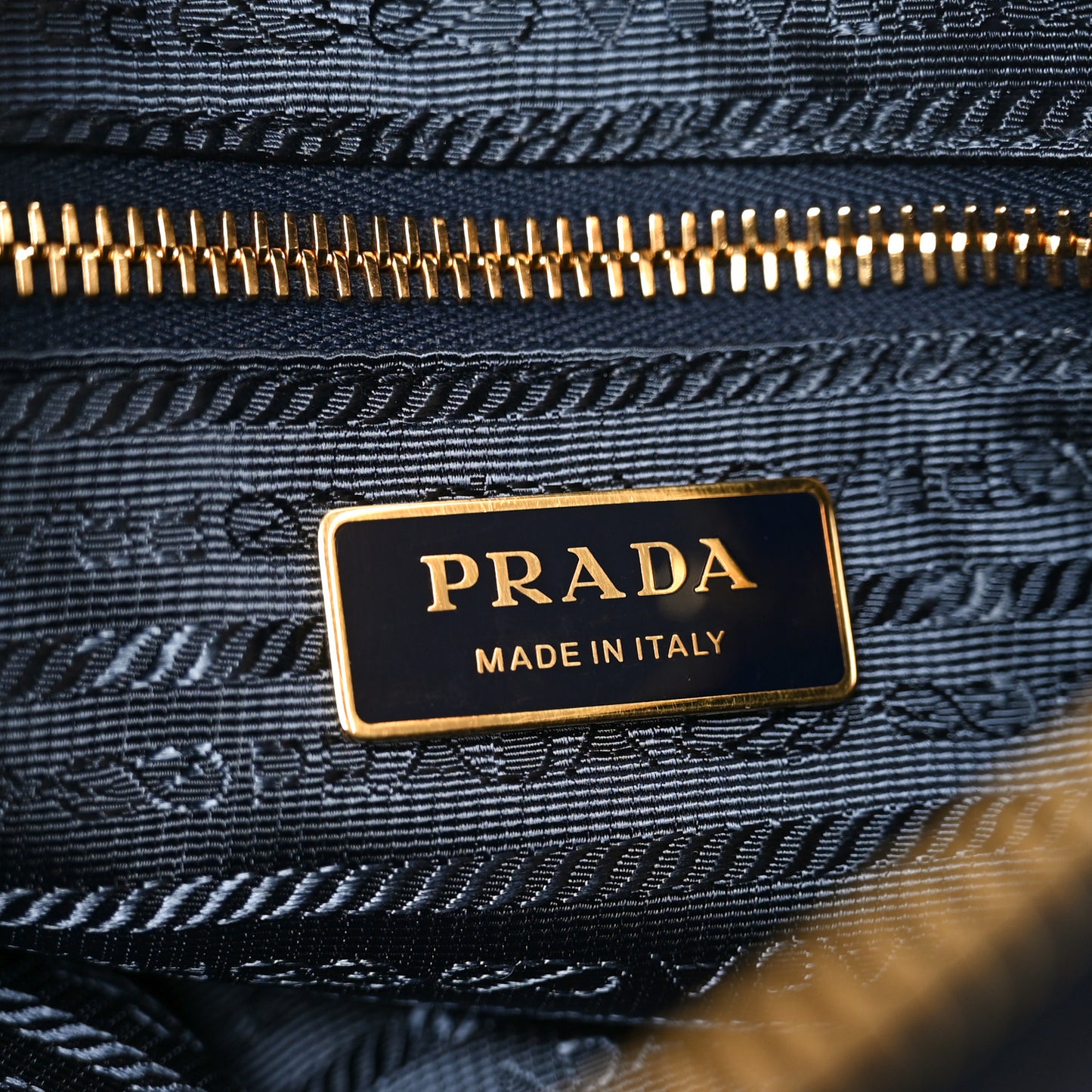 Re-Nylon Saffiano Stitched Re-Edition 1995 Chaine Shoulder Bag Navy