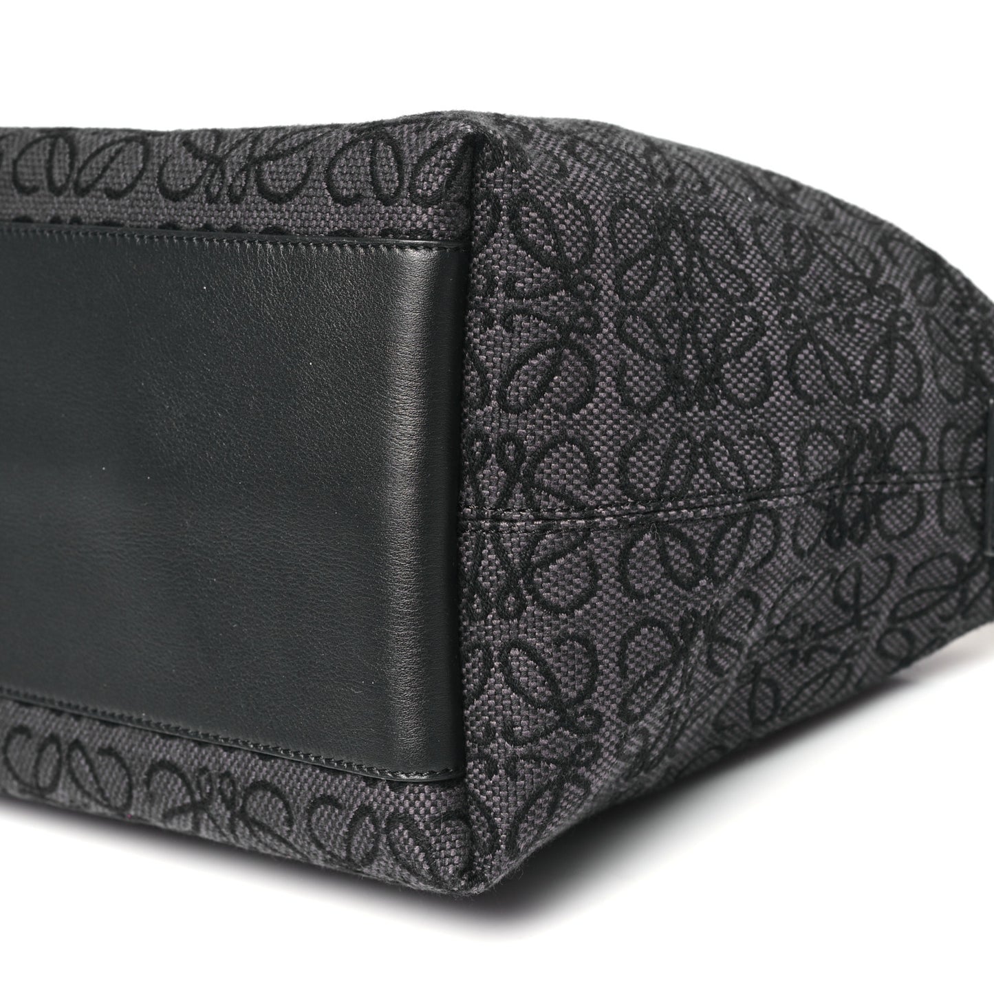 Jacquard Anagram Calfskin Medium Cubi Bag Anthracite Black