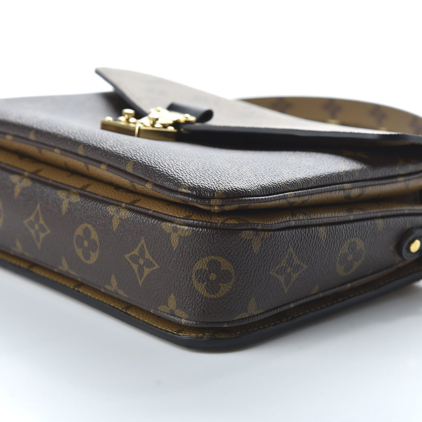 Reverse Monogram Pochette Metis