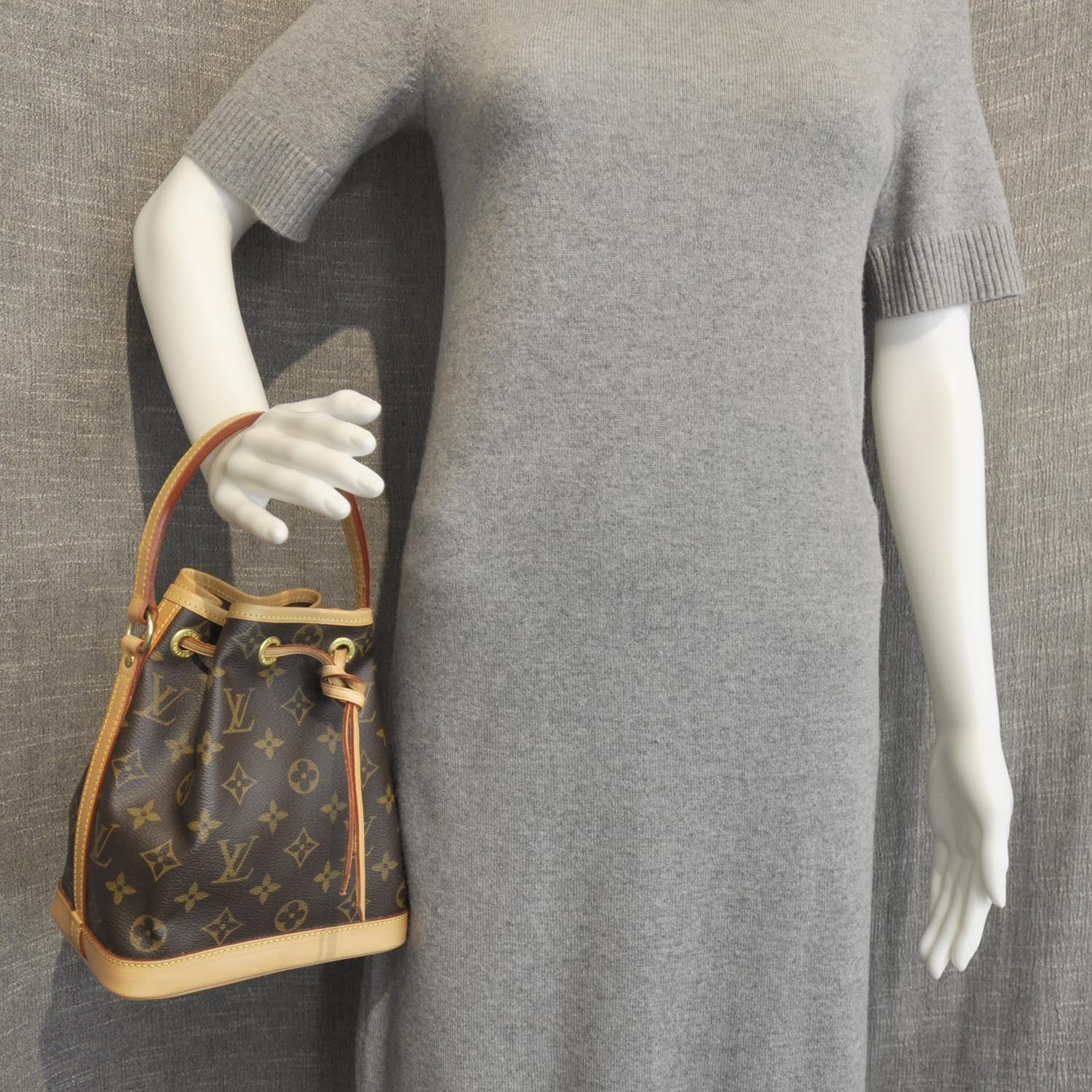 Louis Vuitton Monogram Mini Noe 6 of 7