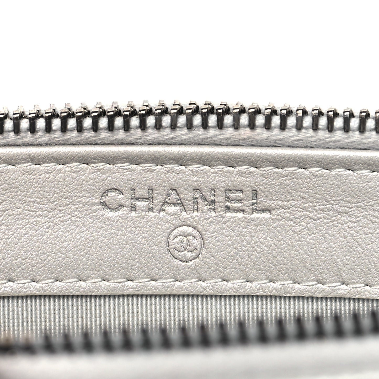 Metallic Lambskin Calfskin Quilted Small Gabrielle Clutch With Chain Silver