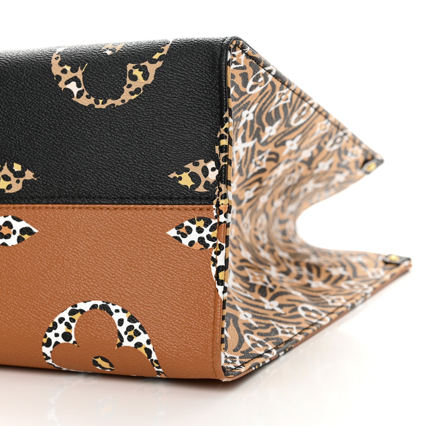 Monogram Giant Jungle Onthego GM Black