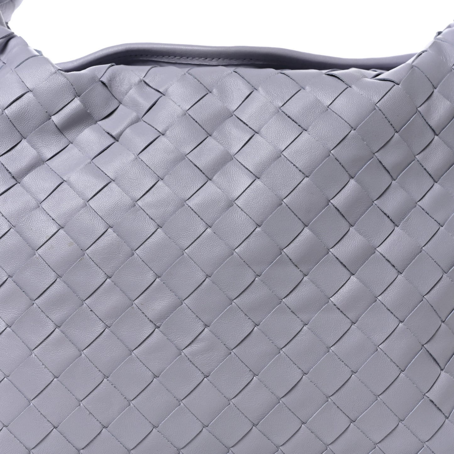 Calfskin Intrecciato Small Hop Oyster Lilac