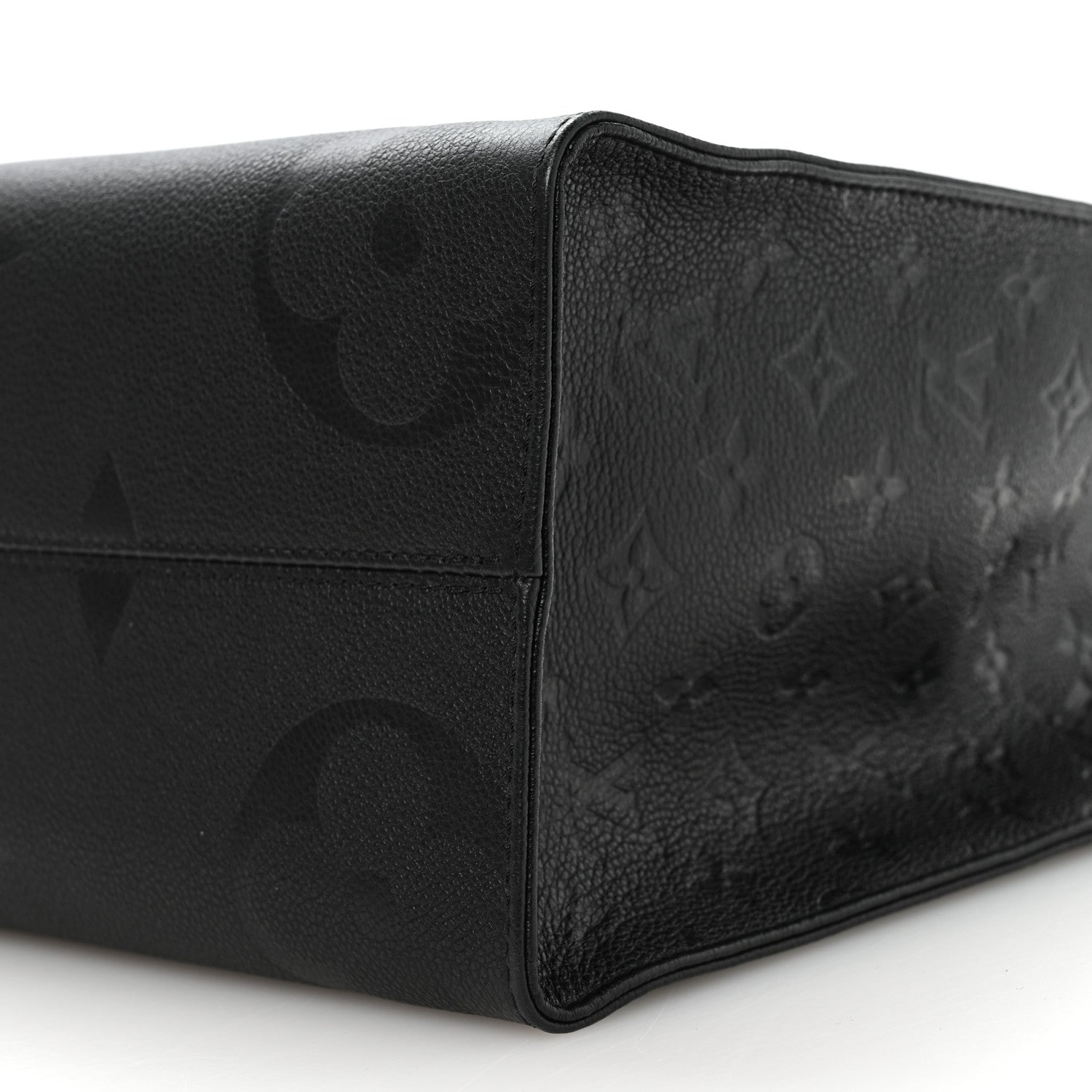 Louis Vuitton Empreinte Monogram Giant Onthego MM Black 9 of 9