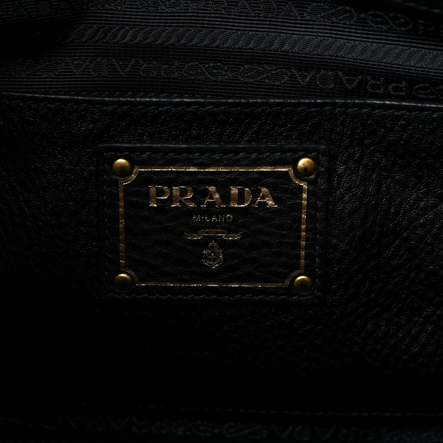 Vitello Daino Shoulder Bag Black