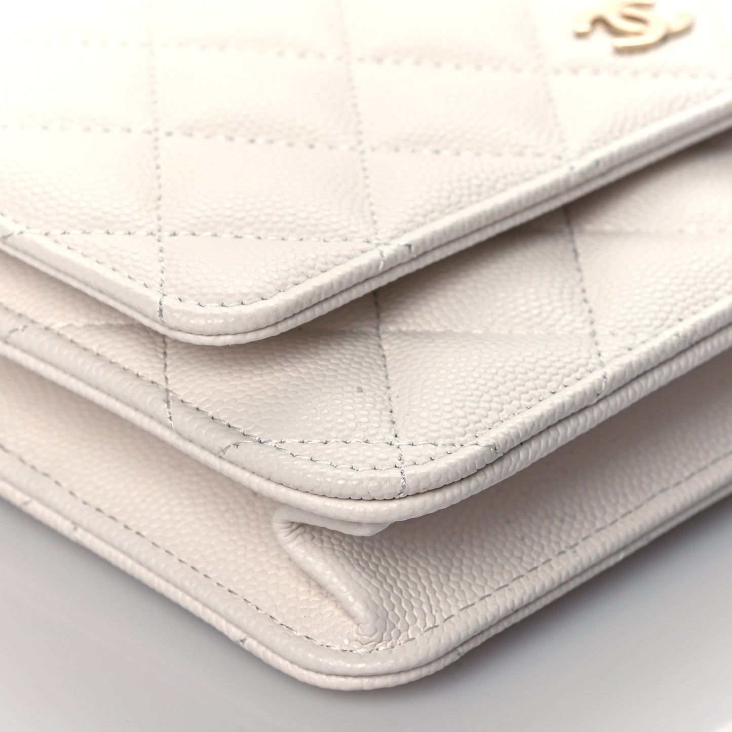 Caviar Quilted Wallet On Chain WOC White