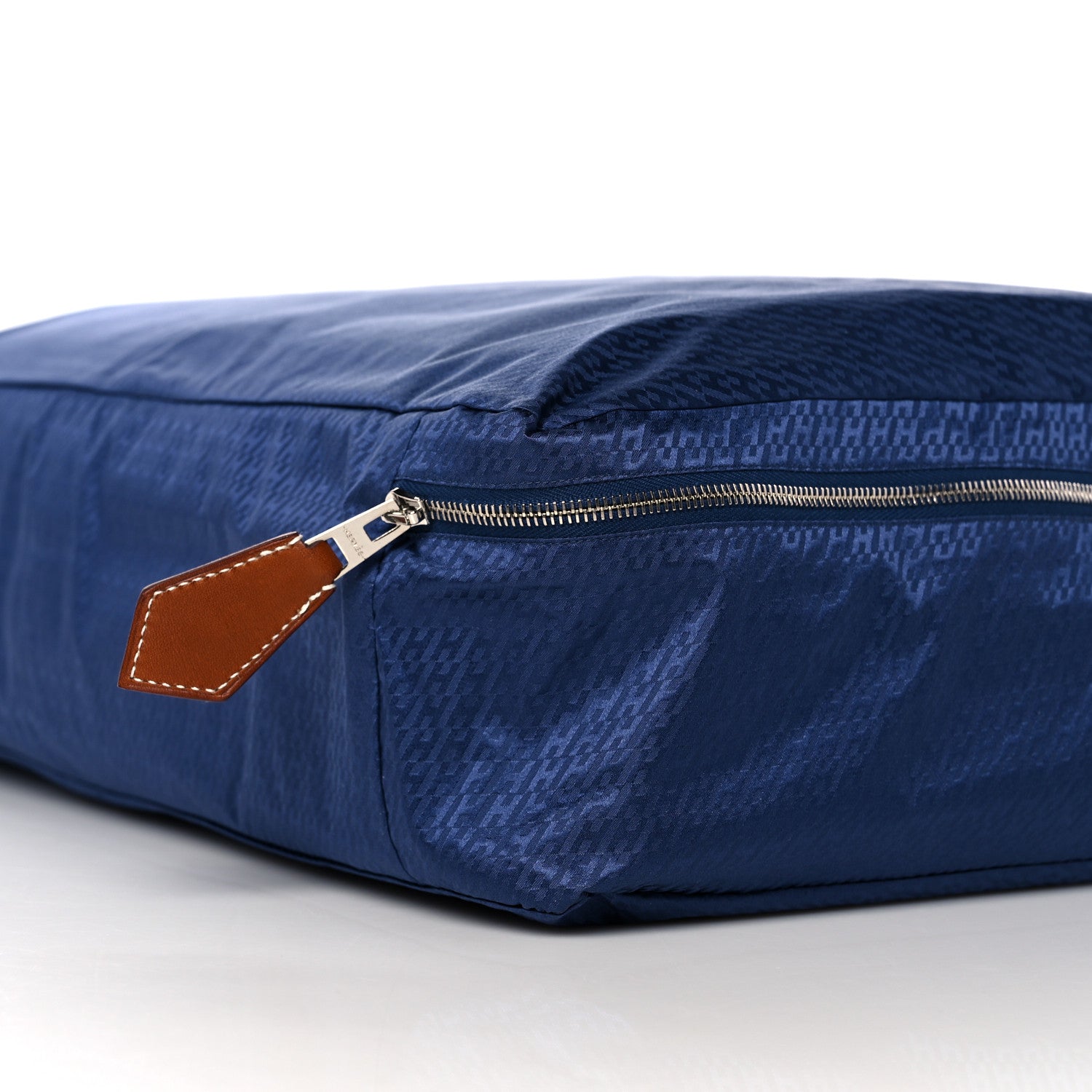 Hermes Technical Silk H en Bias Travelsilk Cube MM Bleu Saphir Fauve 9 of 10