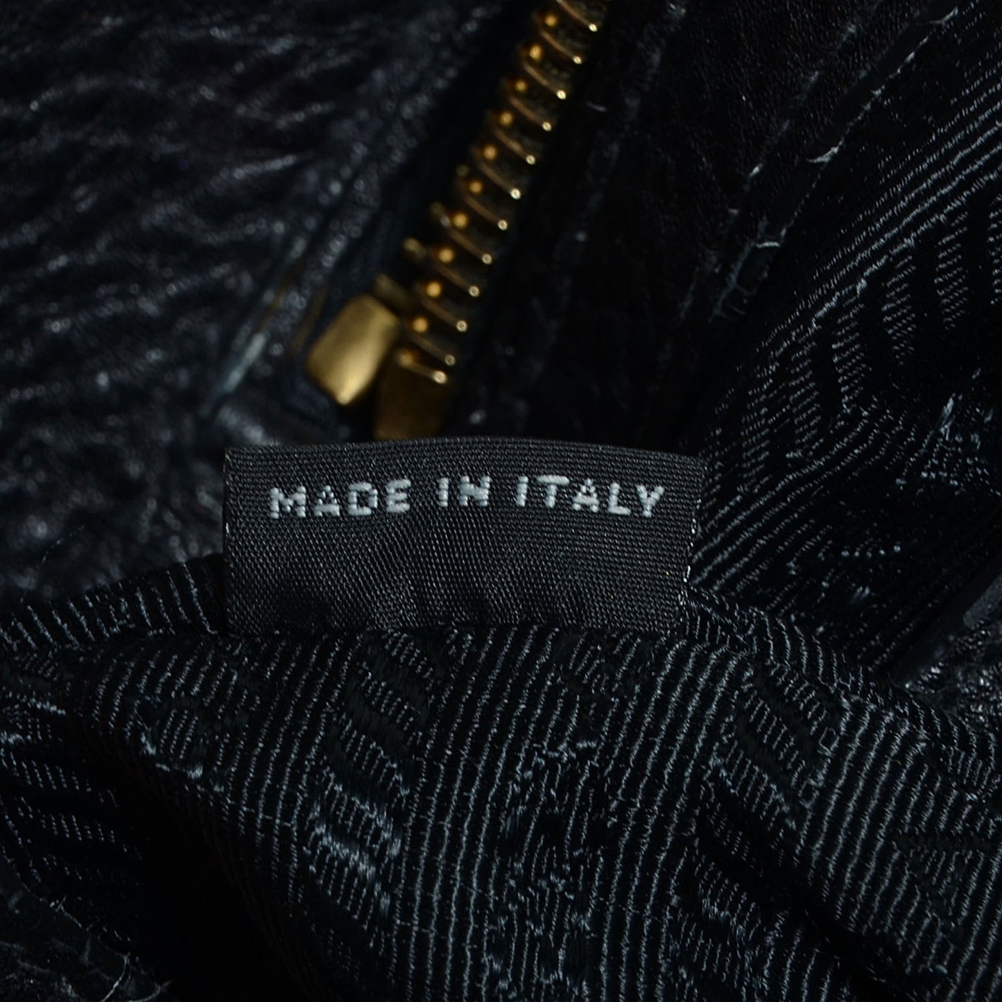 Vitello Daino Side Zip Hobo Nero Black