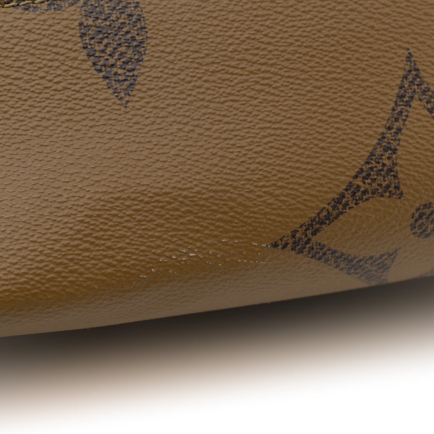 Reverse Monogram Giant Onthego MM