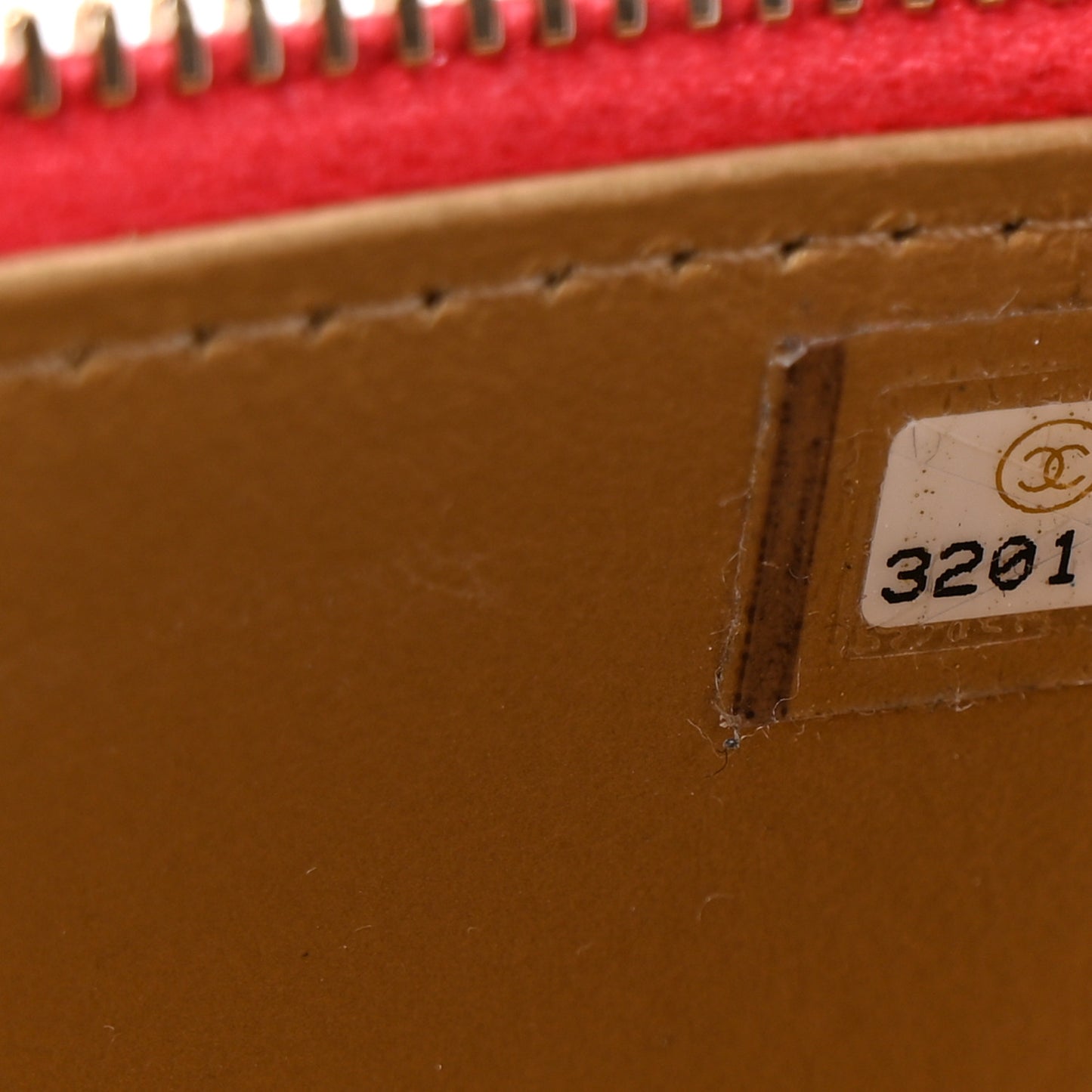 Lambskin Quilted Small Pearl Crush Vanity Case With Chain Red