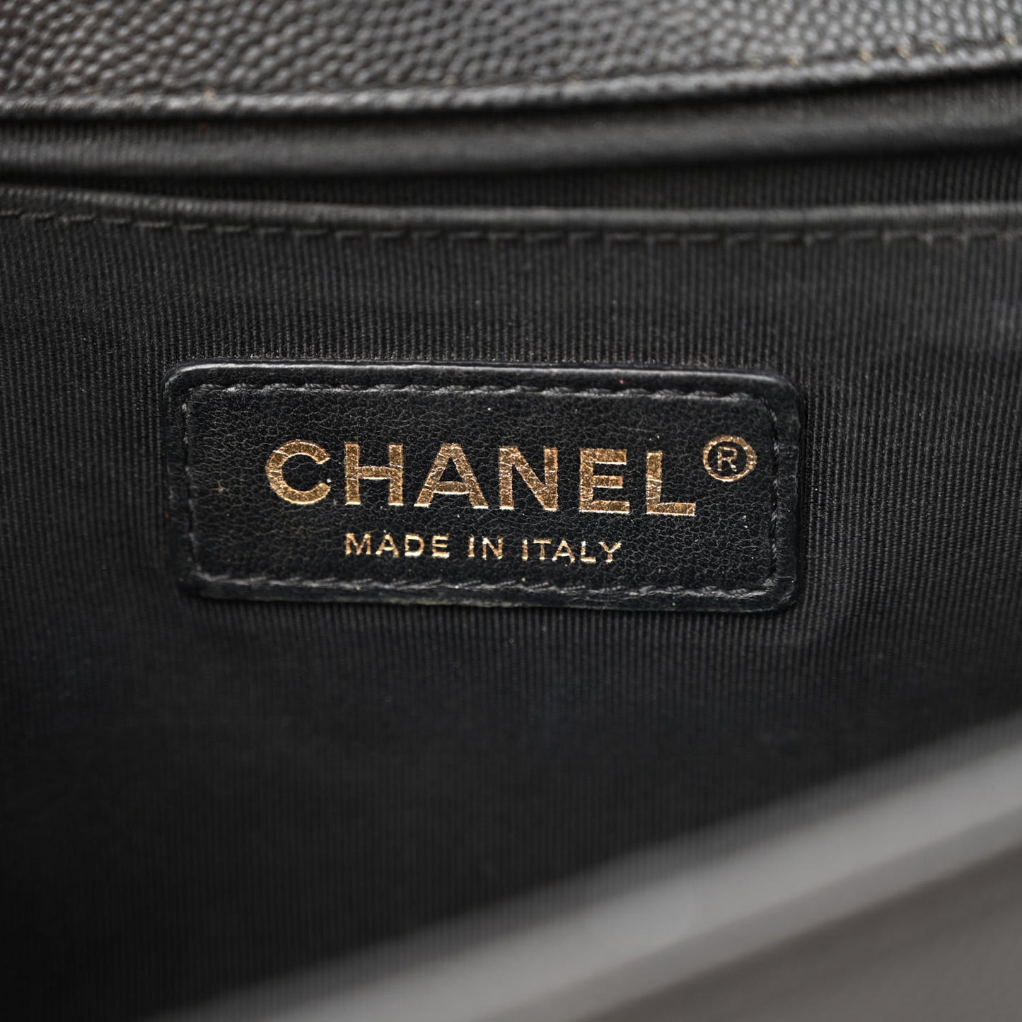 Caviar Quilted Medium Boy Flap Black