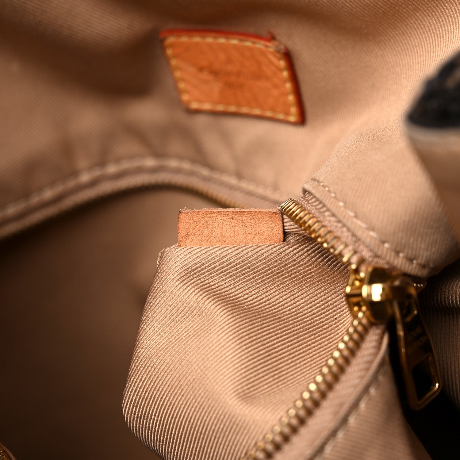 Louis Vuitton Monogram Graceful MM 7 of 29