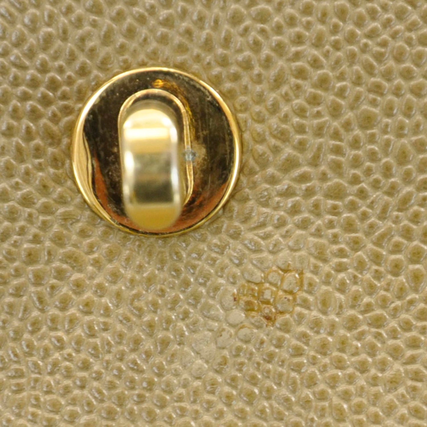 Caviar Shoulder Bag Beige GHW