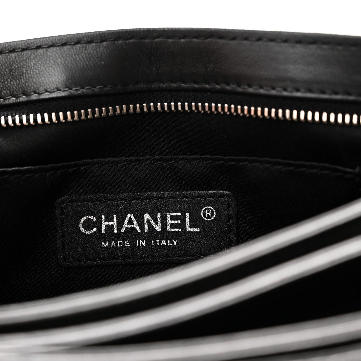 Calfskin Medium Clam's Pocket Flap Black