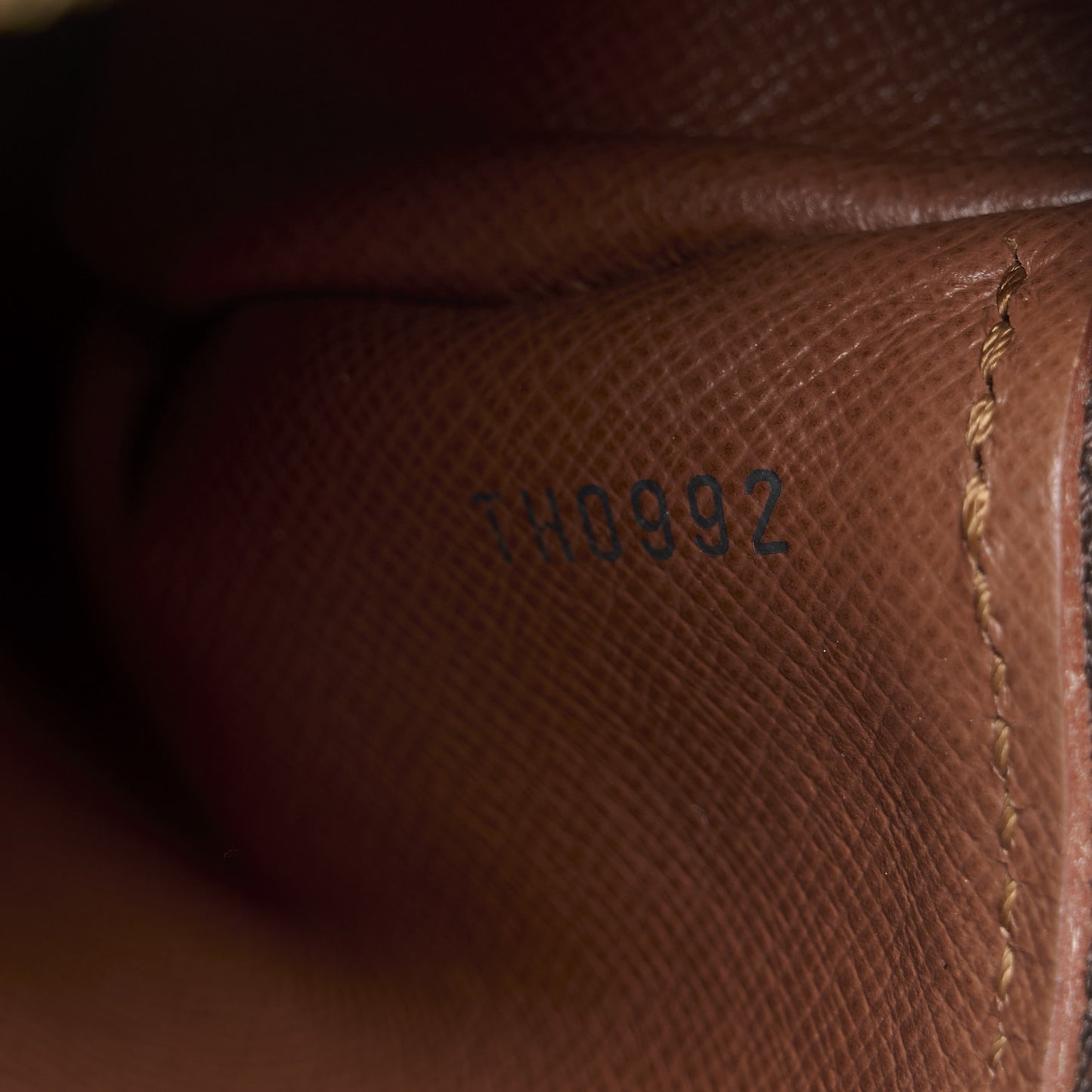 Monogram Papillon 26