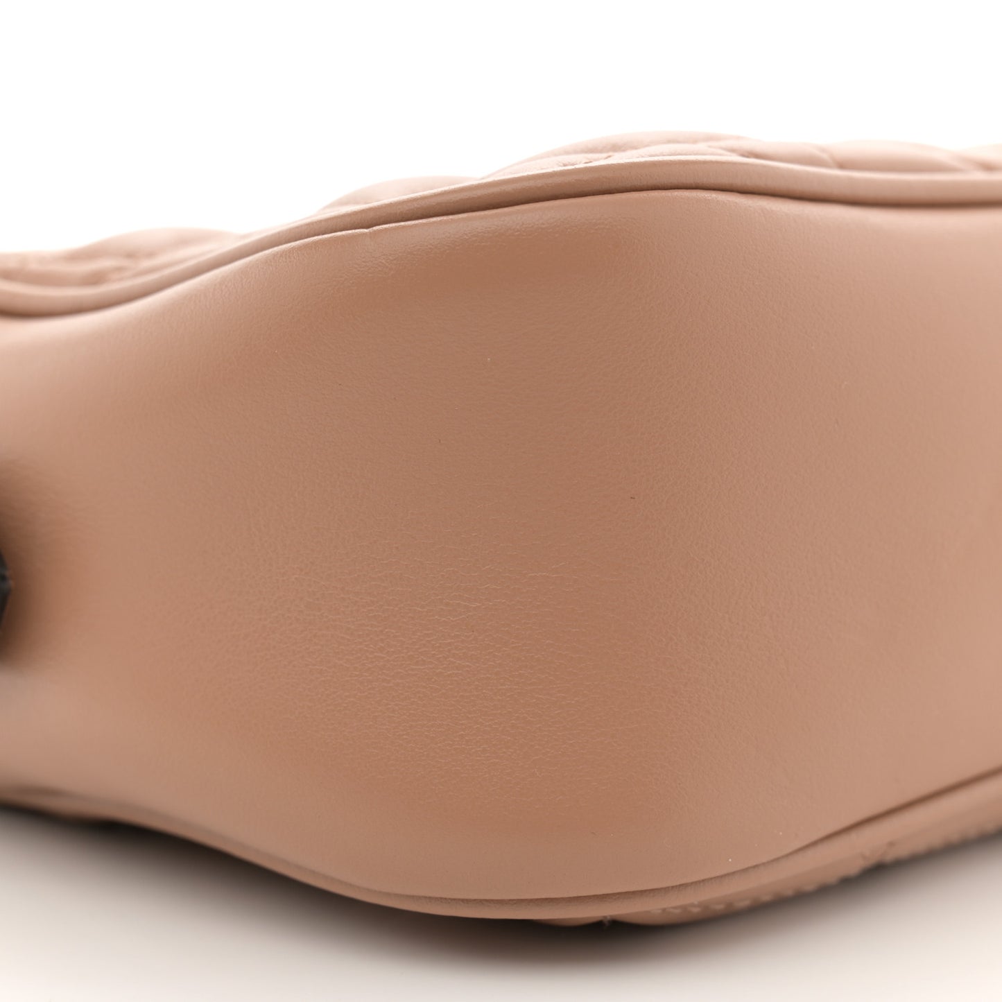 Calfskin Matelasse Aria Small GG Marmont Chain Shoulder Bag Camelia