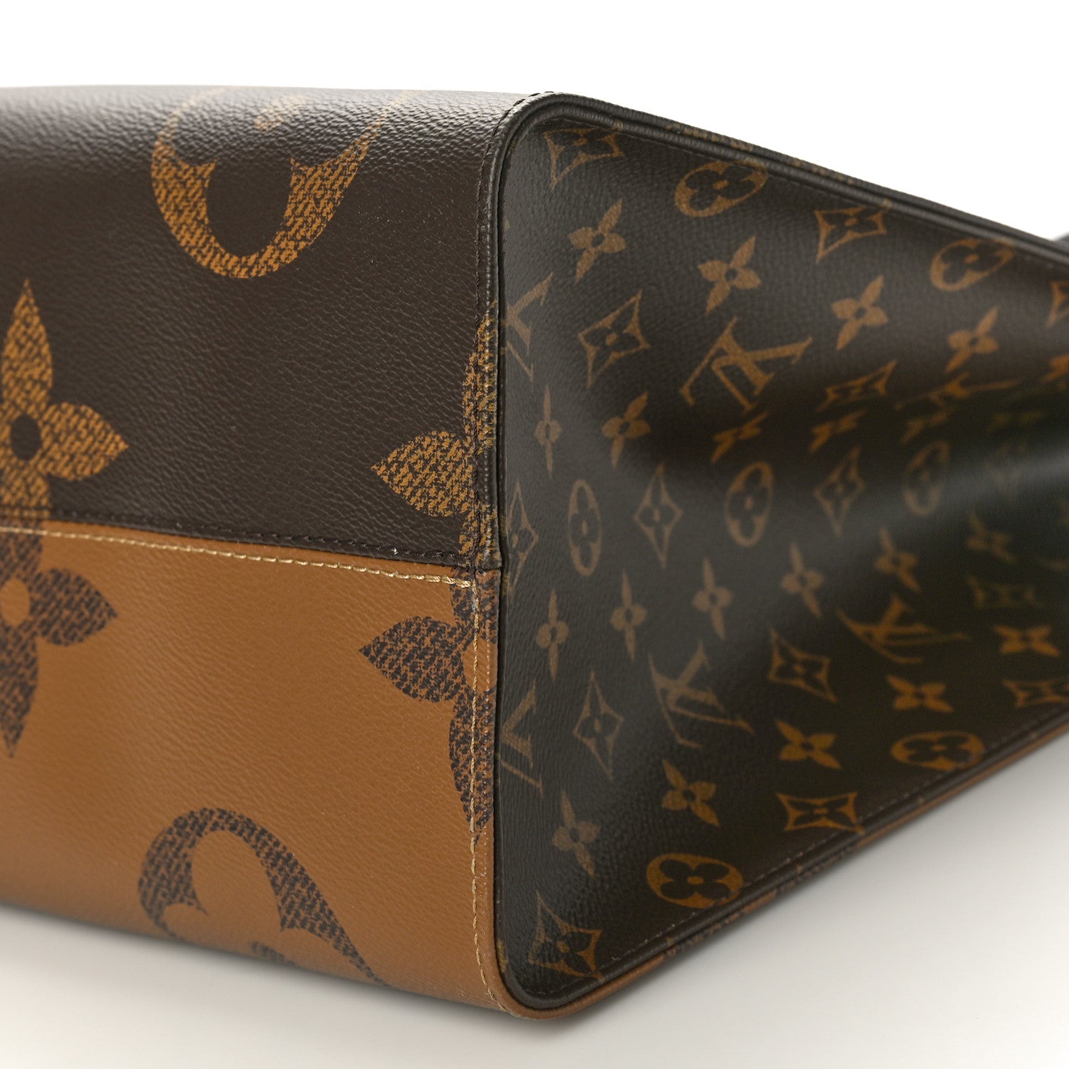 Louis Vuitton Reverse Monogram Giant Onthego GM 9 of 9