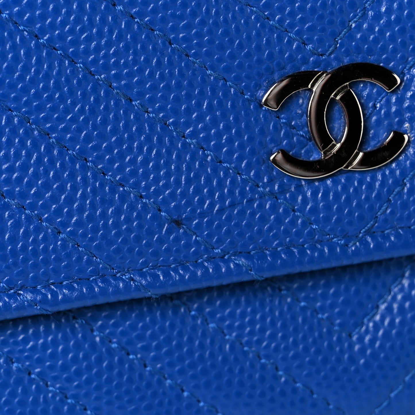 Caviar Chevron Quilted Wallet On Chain WOC Blue