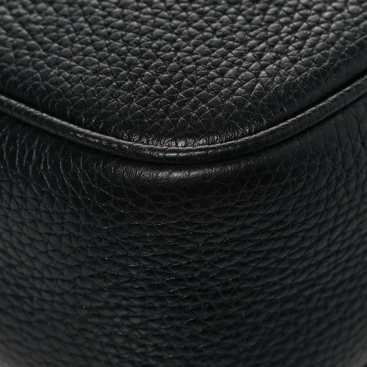 Pebbled Calfskin Small Soho Disco Bag Black