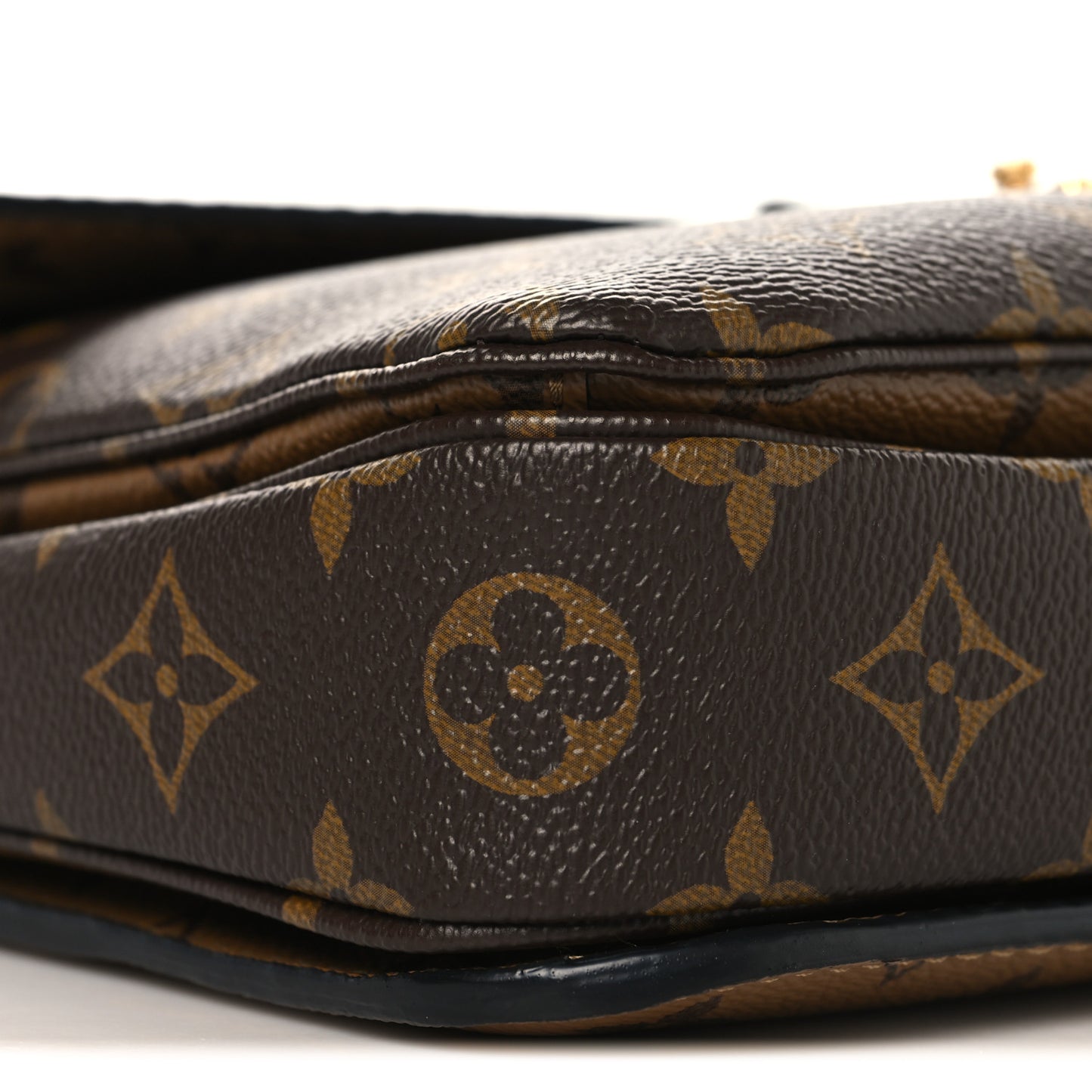 Reverse Monogram Pochette Metis