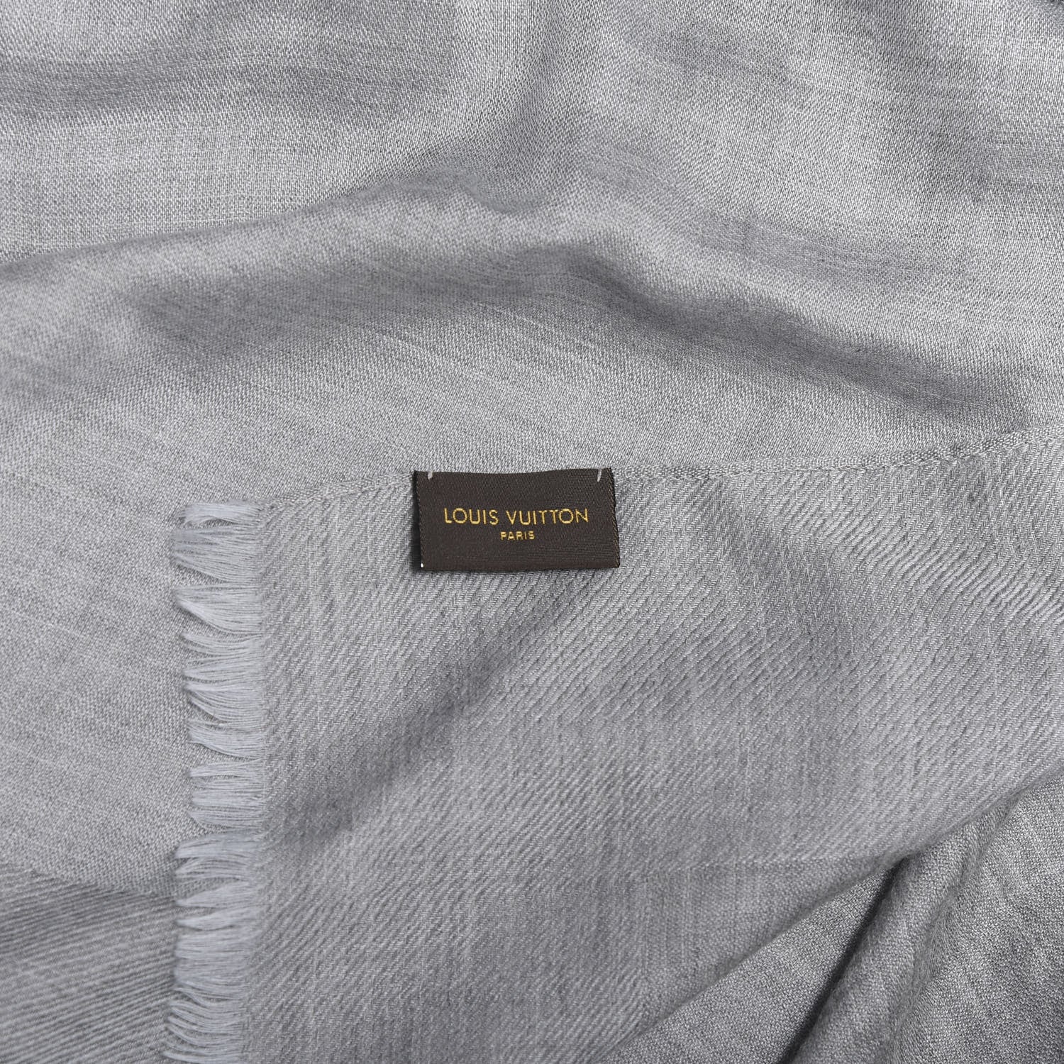 Louis Vuitton Cashmere Chale Voyage Gris 4 of 4