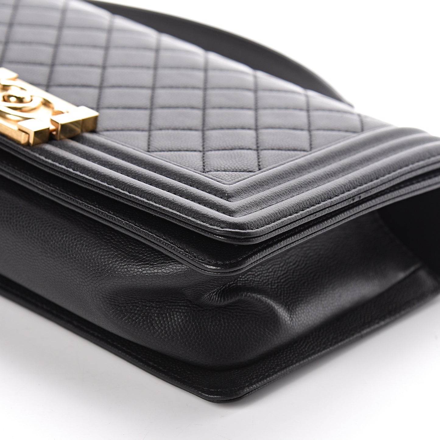 Caviar Quilted Medium Boy Flap Black