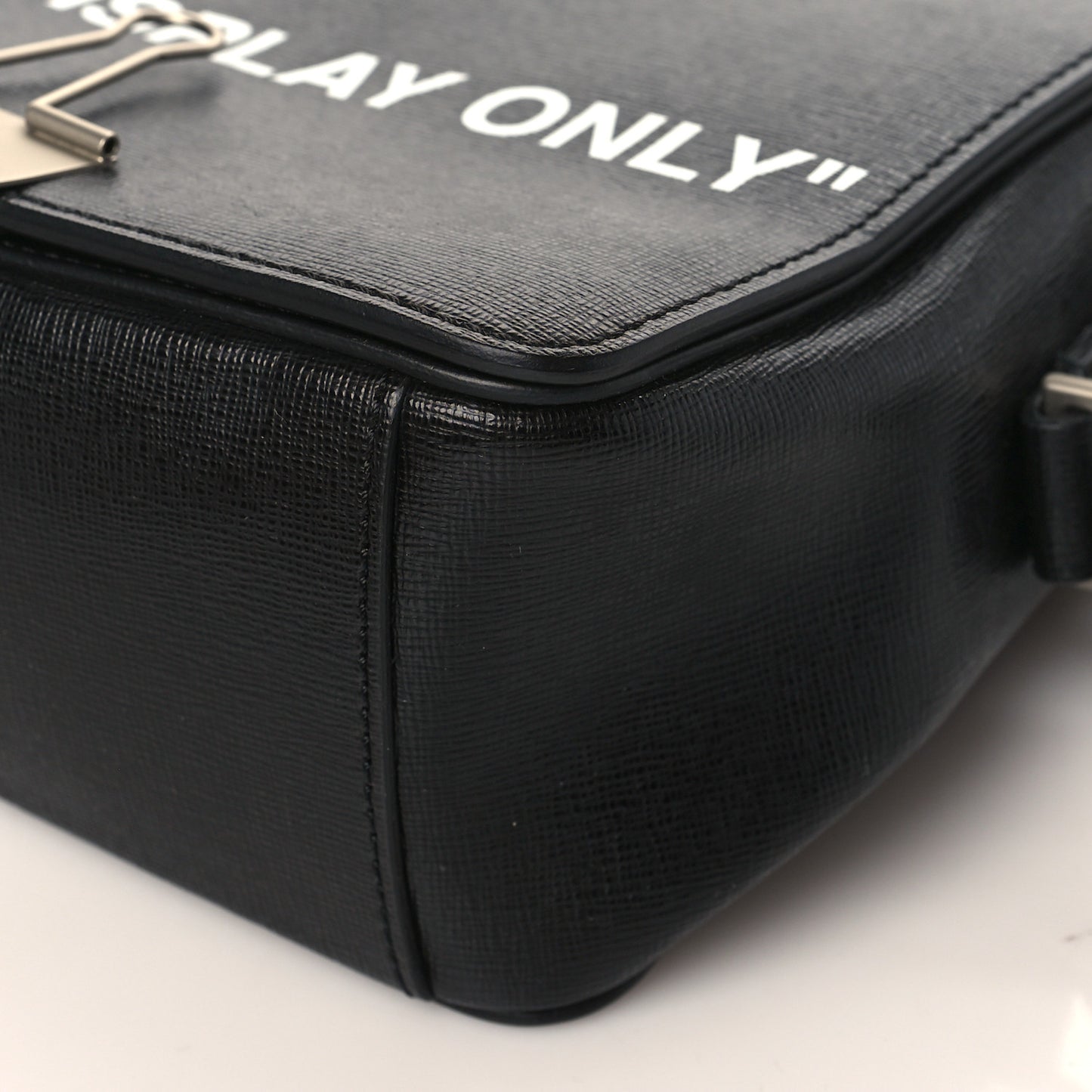Saffiano For Display Only Binder Clip Shoulder Bag Black