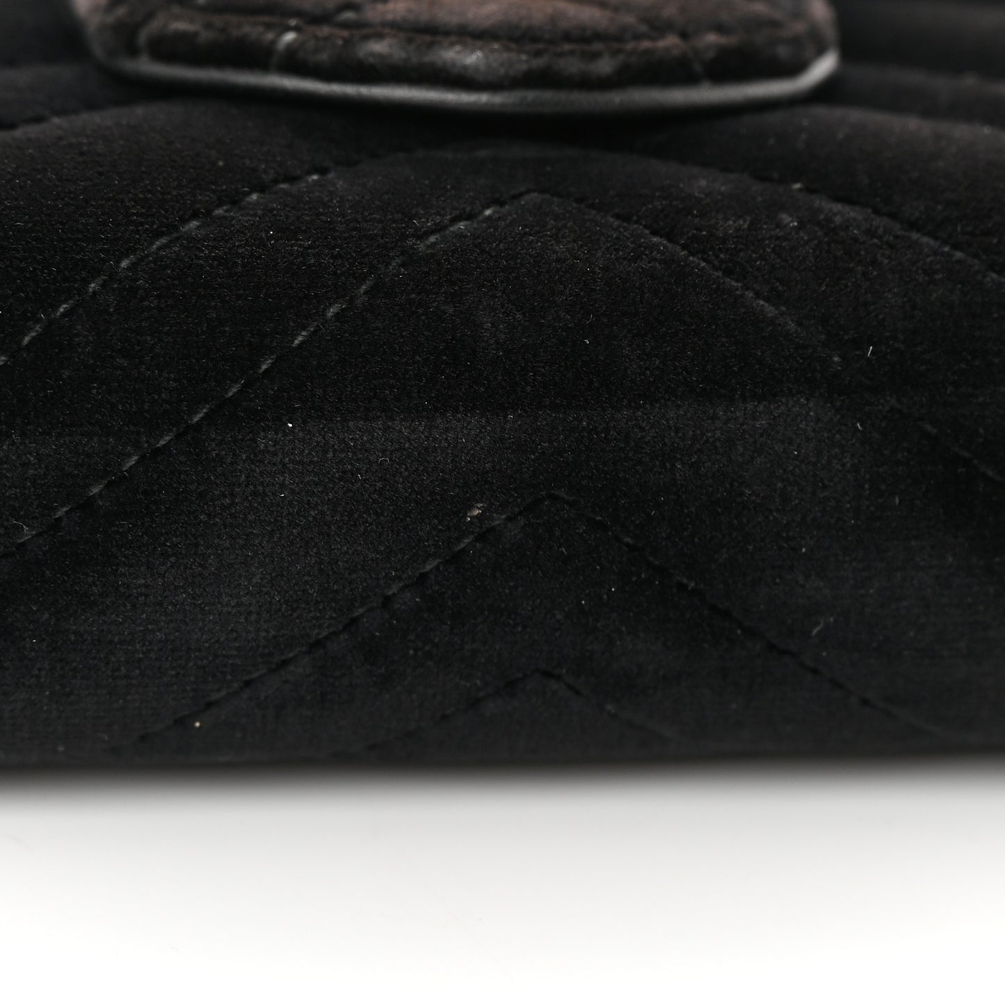 Velvet Matelasse GG Marmont Chain Wallet Black