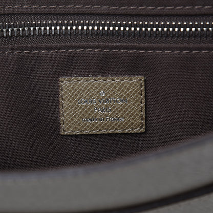 Louis Vuitton Taiga Roman PM Messenger Oural 6 of 12