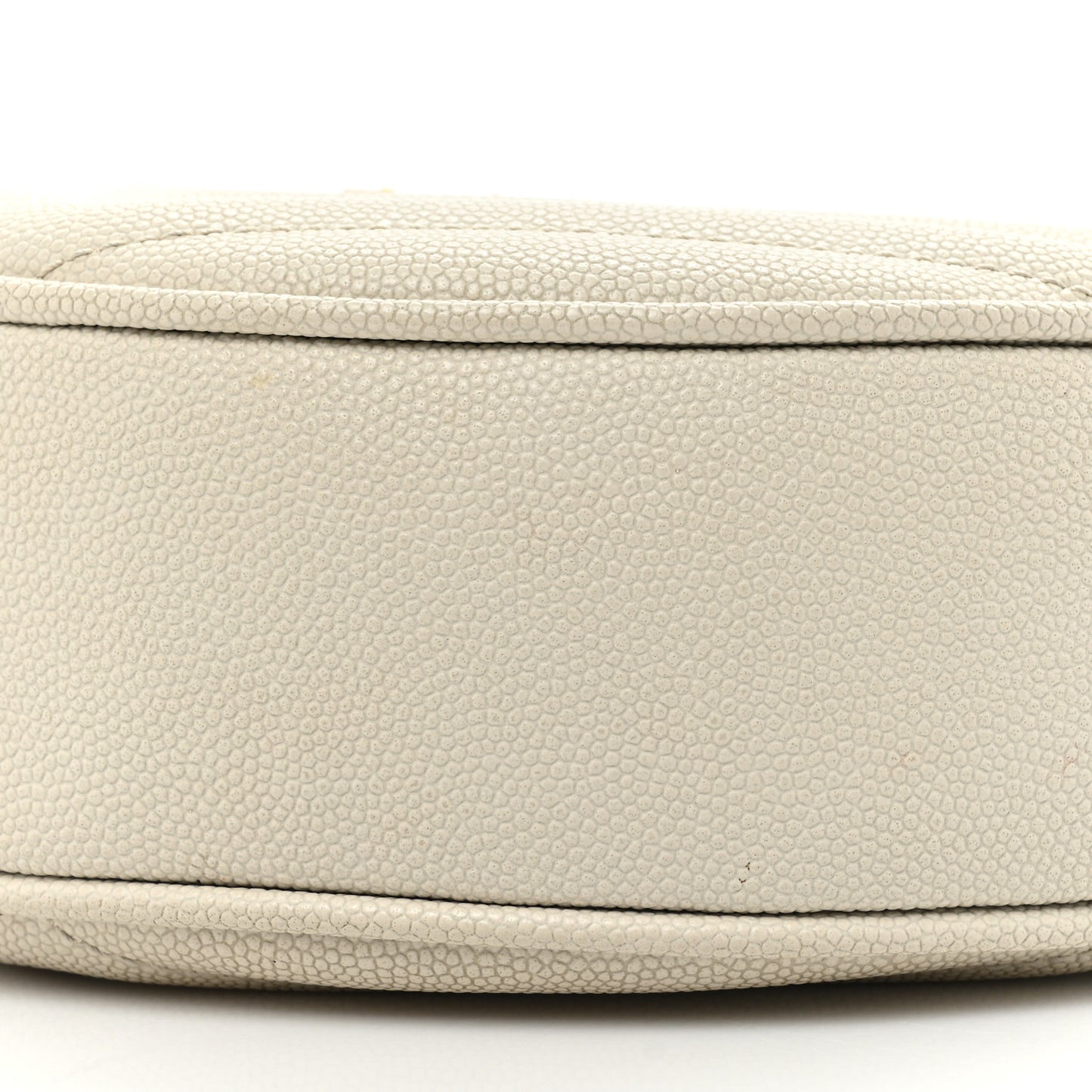 Grain De Poudre Matelasse Chevron Quilted Round Vinyle Camera Bag Crema Soft