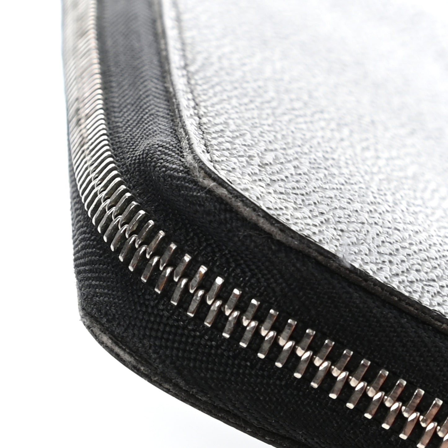 Damier Graphite Zippy Organizer Wallet
