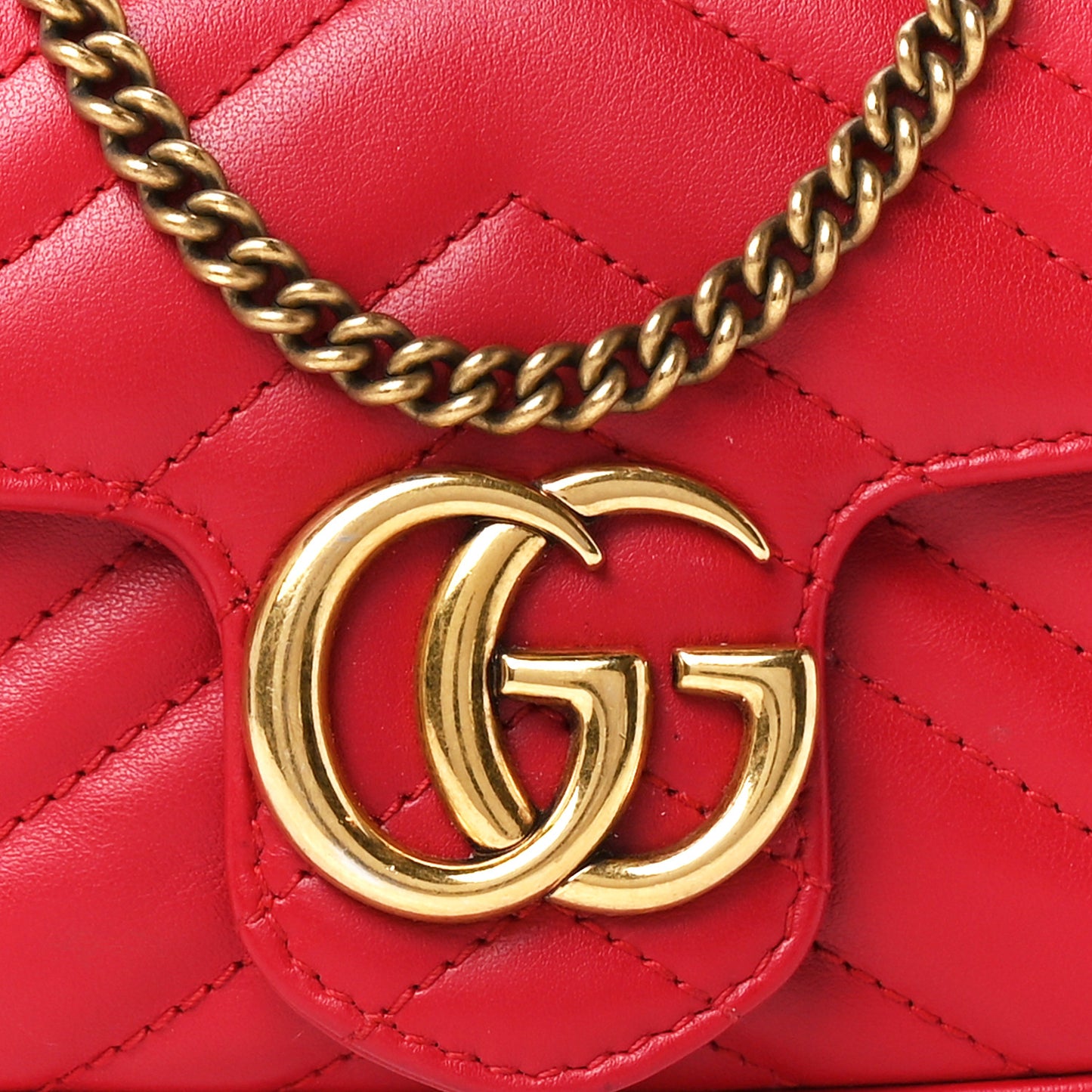 Calfskin Matelasse Super Mini GG Marmont Shoulder Bag Hibiscus Red