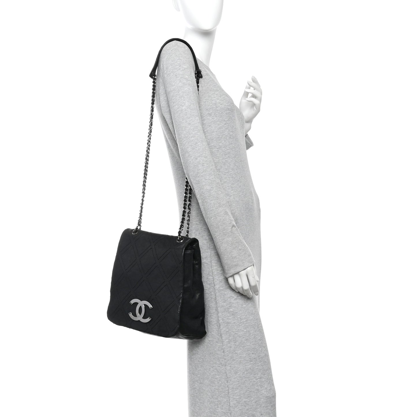 Calfskin Diamond Stitch Large Messenger Black