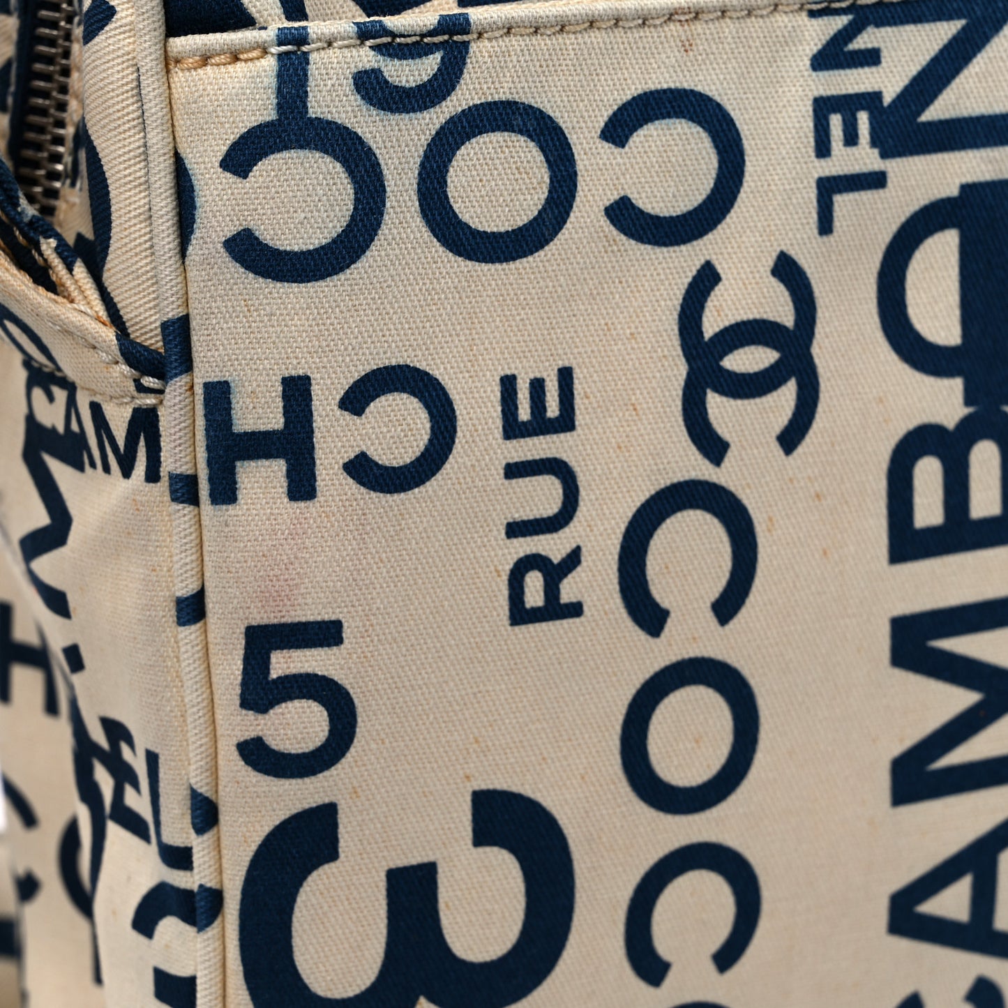 Canvas 31 Rue Cambon Shoulder Bag White Blue
