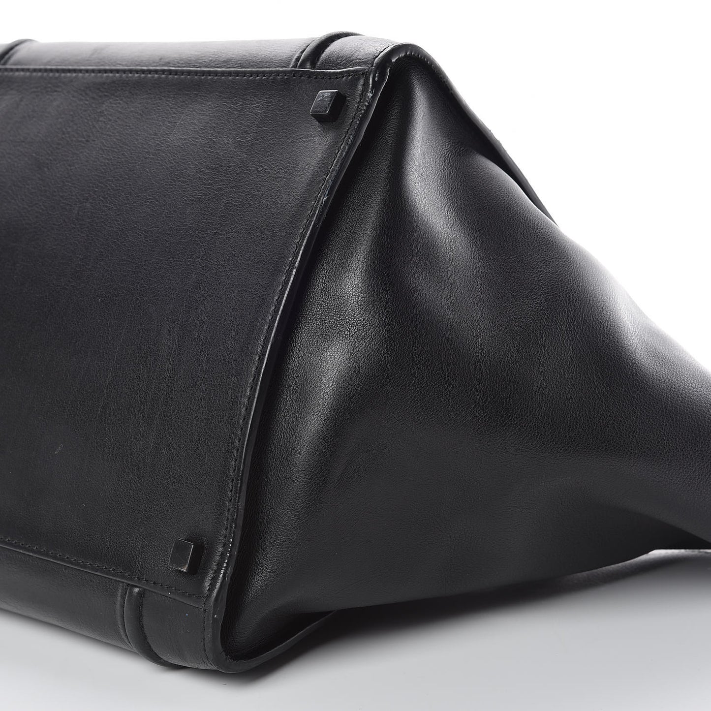 Smooth Calfskin Medium Phantom Luggage Black