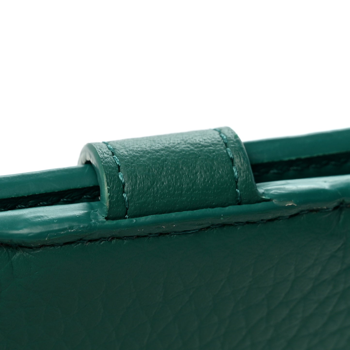 Taurillon Capucines Vertical Compact Wallet Green