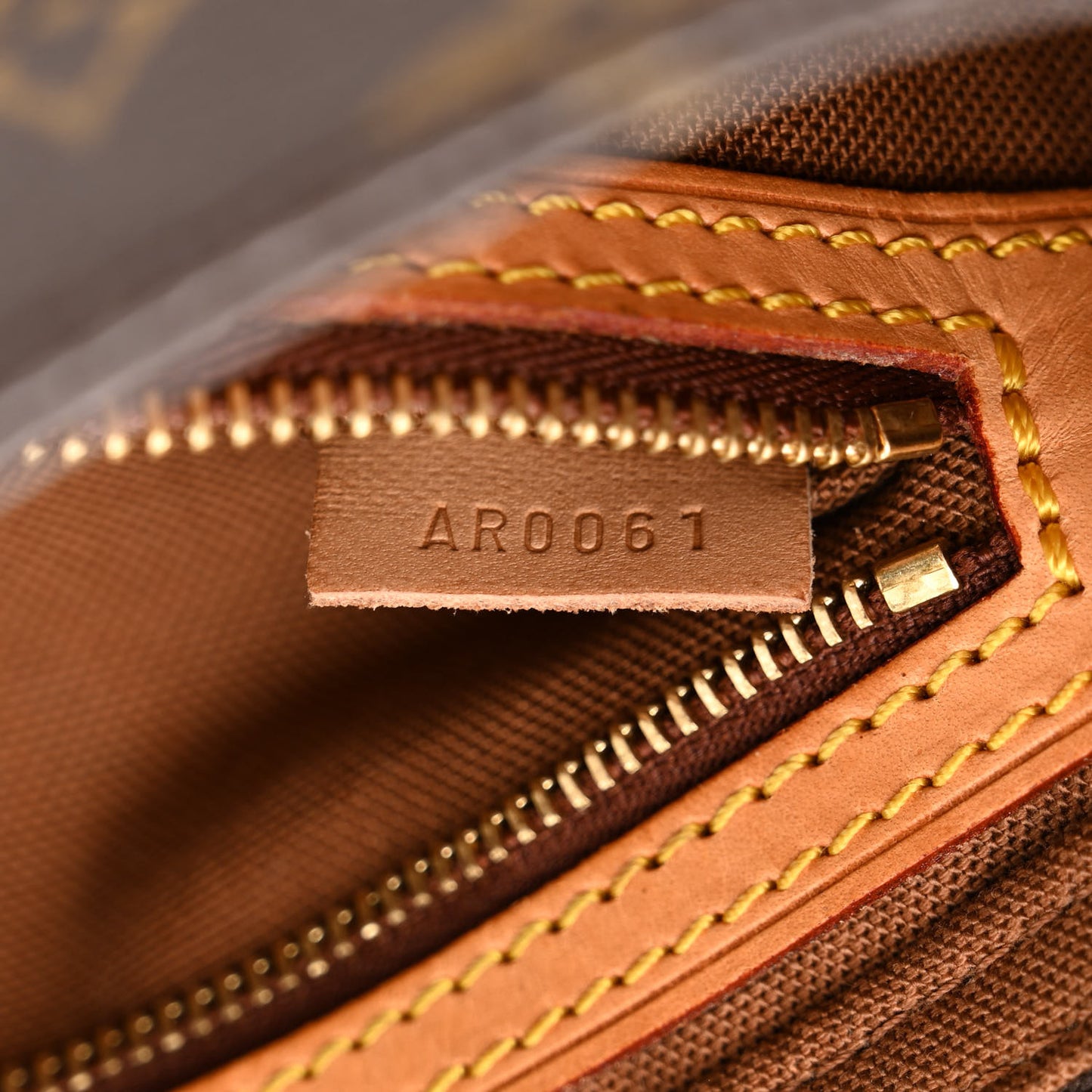 Monogram Trotteur