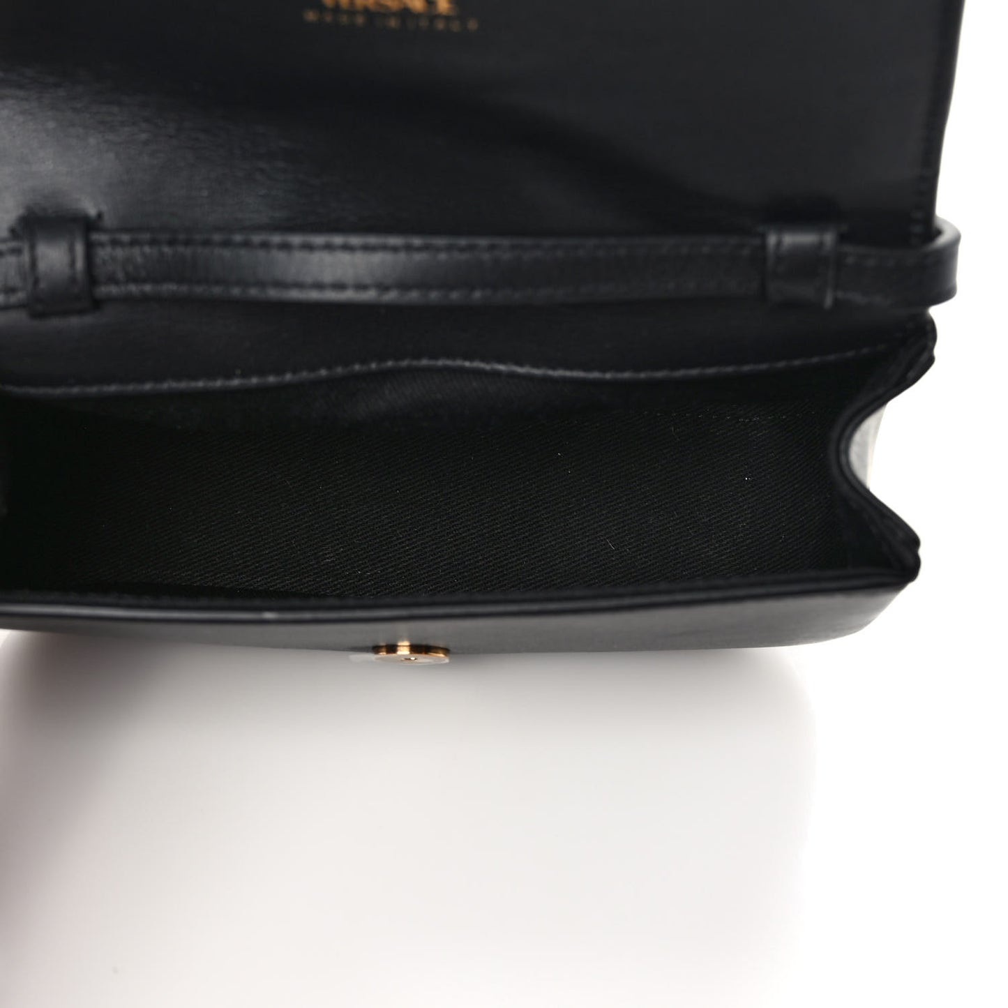 Vitello Virtus Crossbody Black