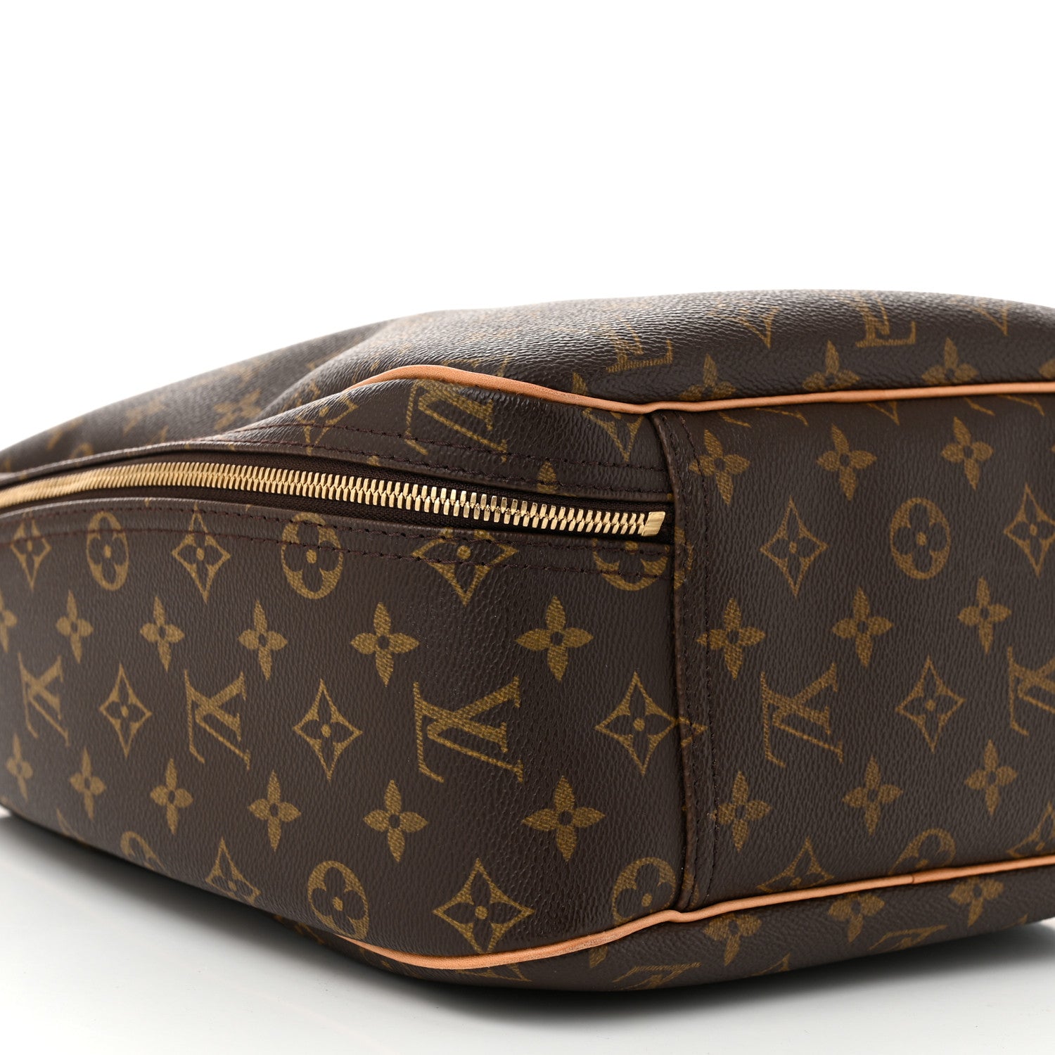 Louis Vuitton Monogram Excursion Shoe Bag 9 of 10