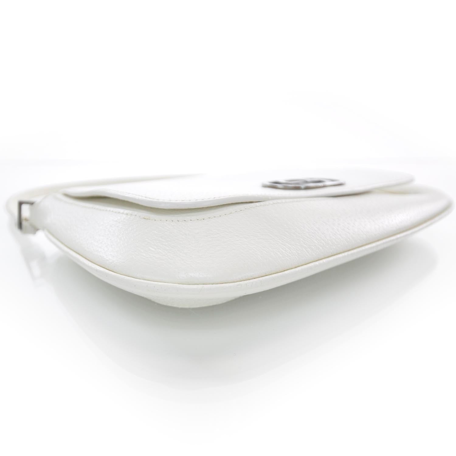 Gucci Leather Flap Bag White 4 of 7