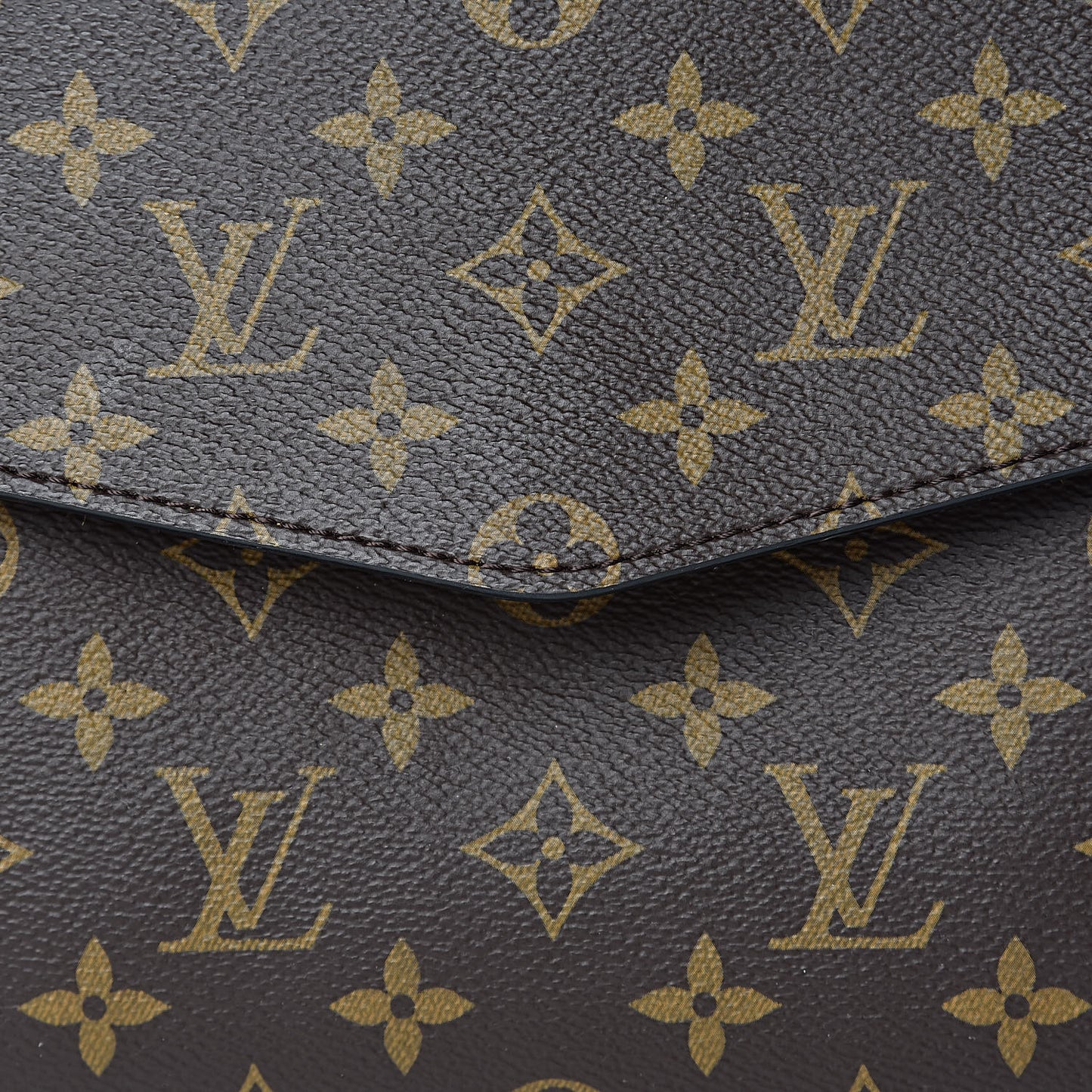 Monogram Beaubourg MM Safran Imperial